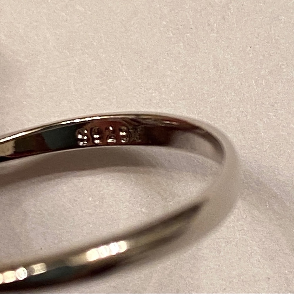 silver toned teardrop stone ring - Picture 4 of 4
